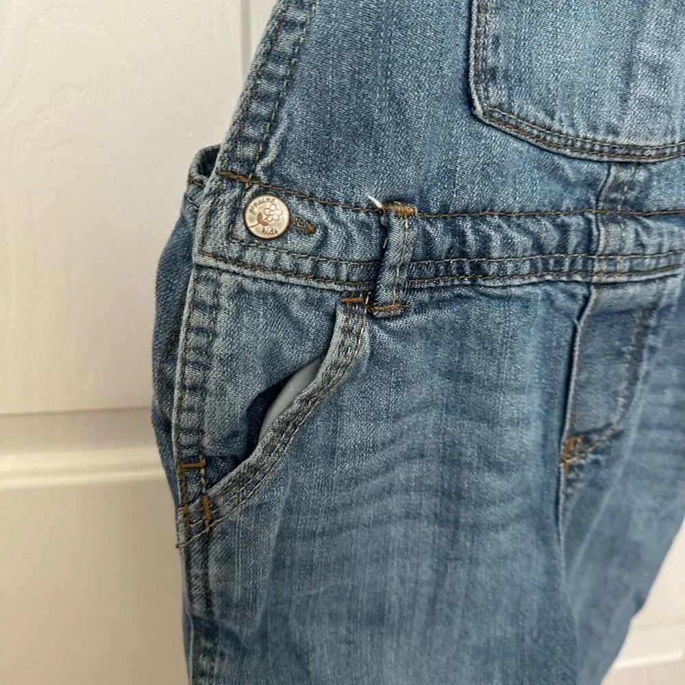 OshKosh B'gosh Light Blue Denim Girls Overalls size 4T‎